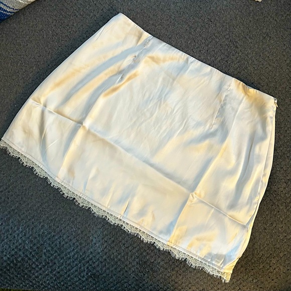 Princess Polly Creme Satin Skirt - Picture 1 of 4